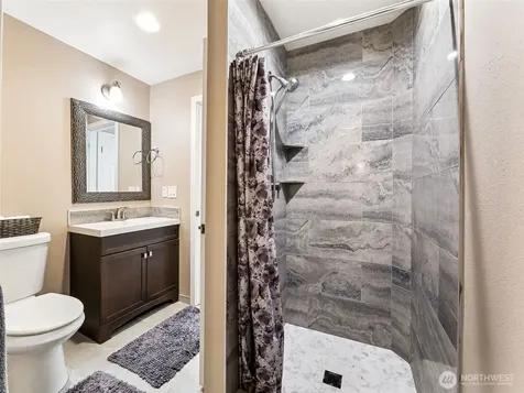 12117 179th Avenue SE Renton WA 98059