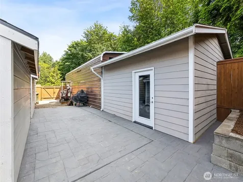 12117 179th Avenue SE Renton WA 98059