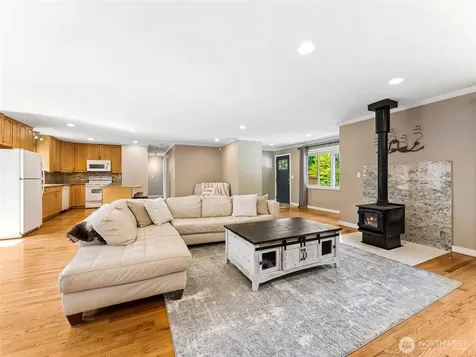 12117 179th Avenue SE Renton WA 98059
