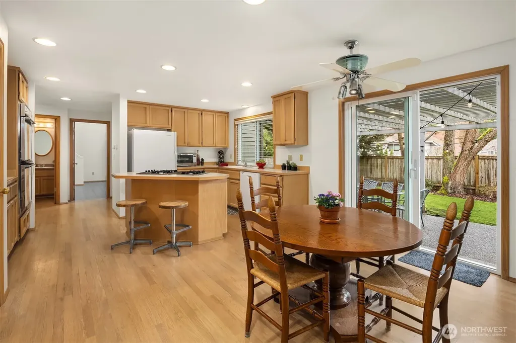 2122 221st Place NE Sammamish WA 98074