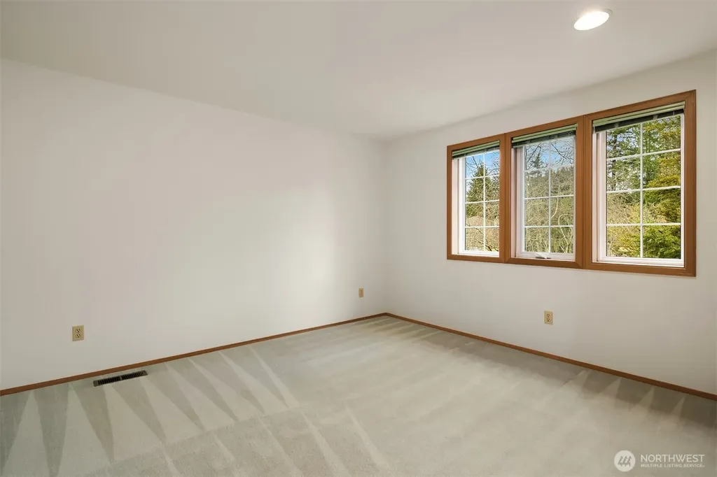 2122 221st Place NE Sammamish WA 98074