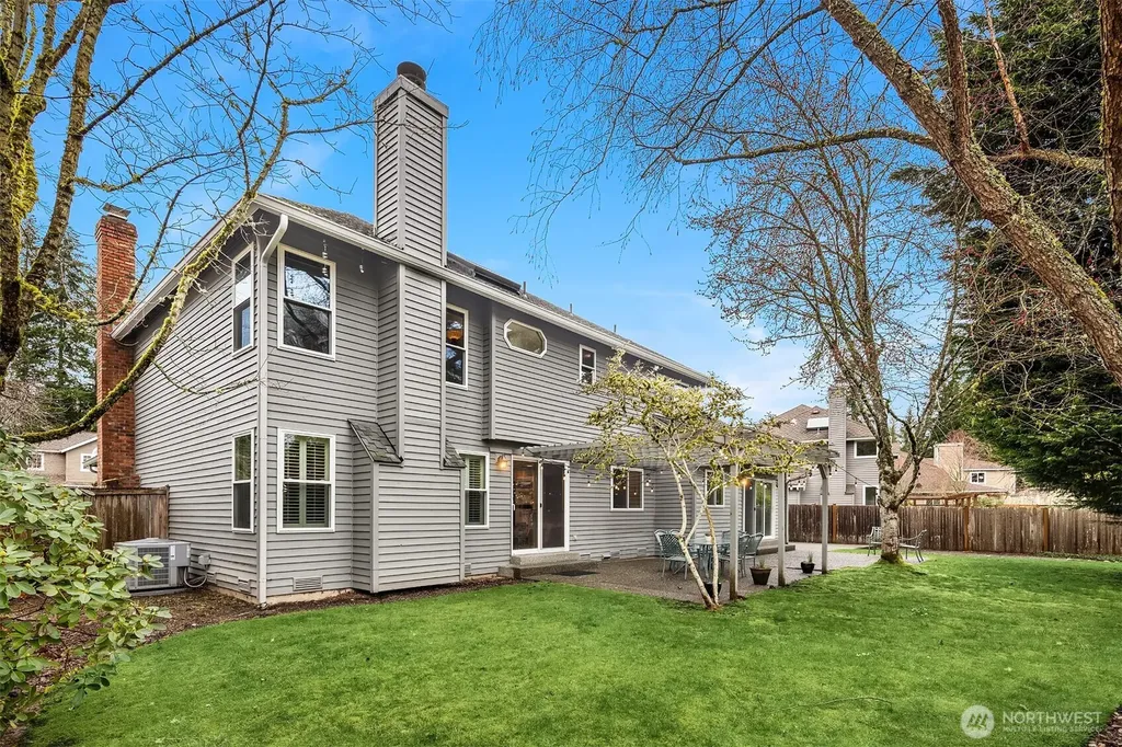 2122 221st Place NE Sammamish WA 98074