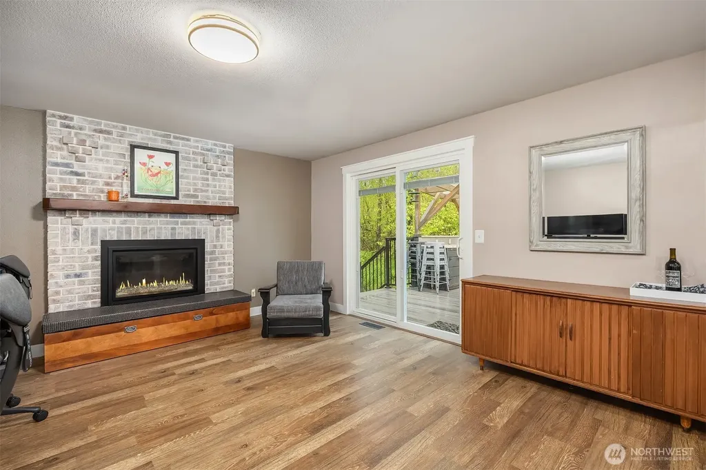 8442 NE 141st Street Kirkland WA 98034