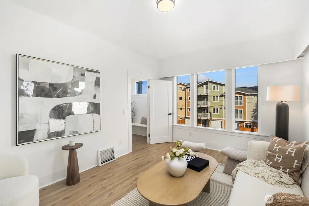 3443 21st Avenue W Seattle WA 98199