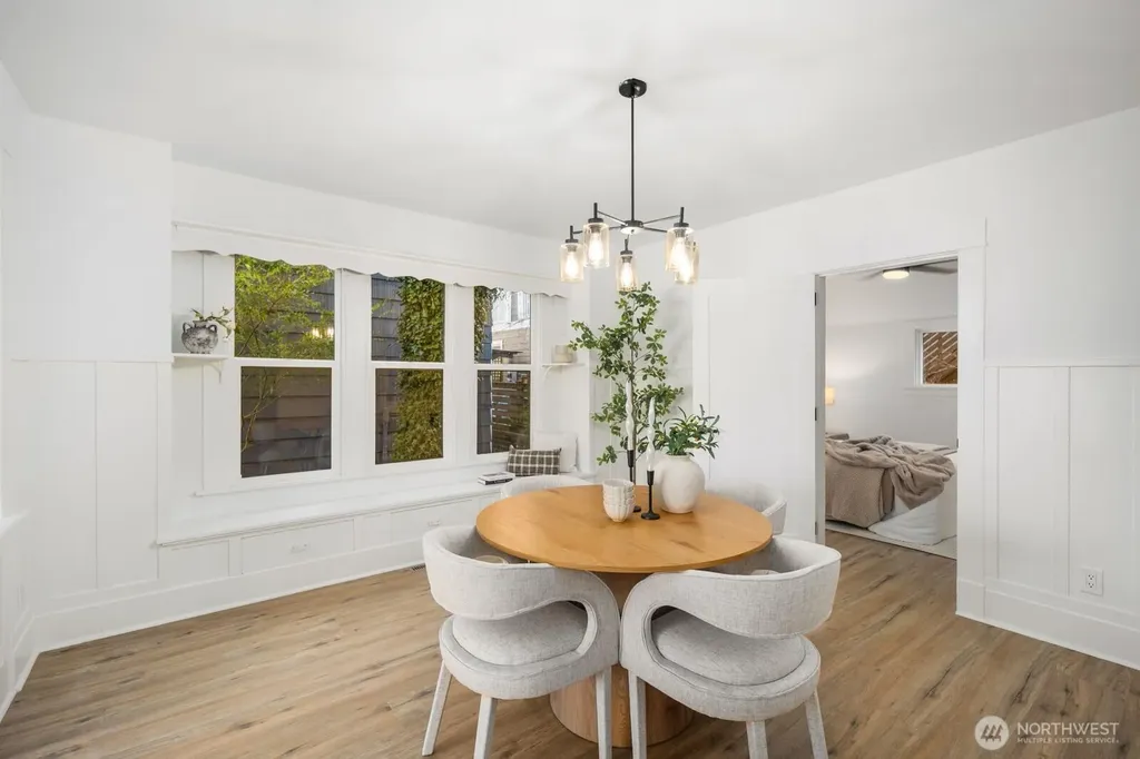 3443 21st Avenue W Seattle WA 98199