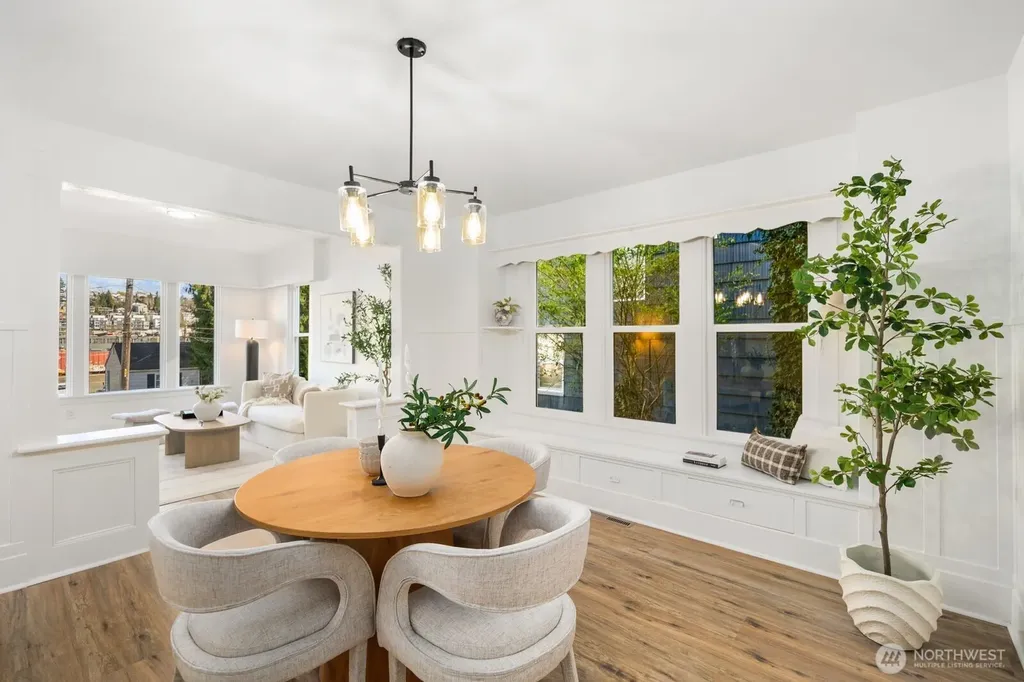 3443 21st Avenue W Seattle WA 98199