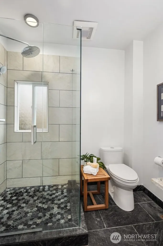 3443 21st Avenue W Seattle WA 98199