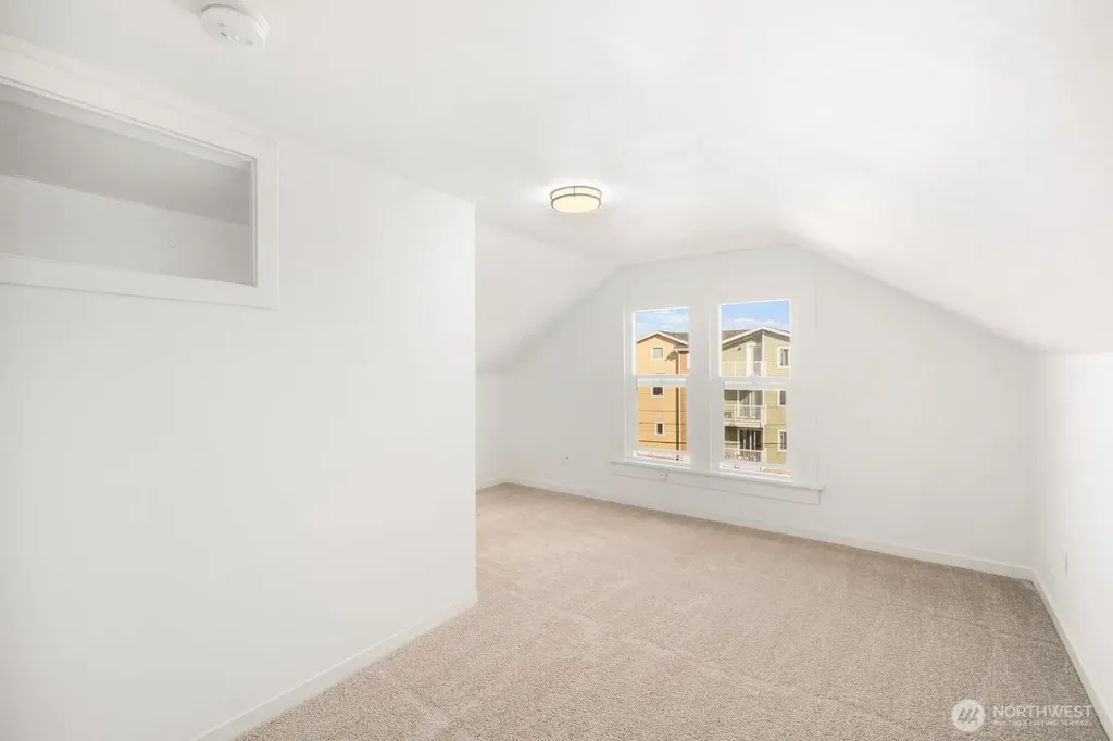 3443 21st Avenue W Seattle WA 98199