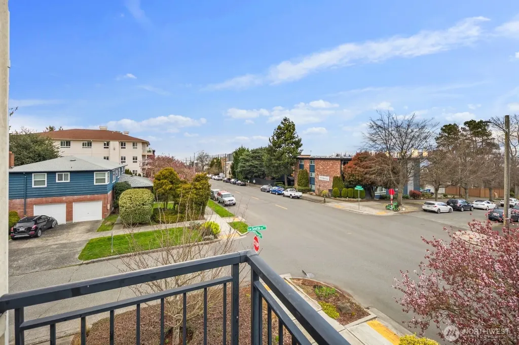3443 21st Avenue W Seattle WA 98199