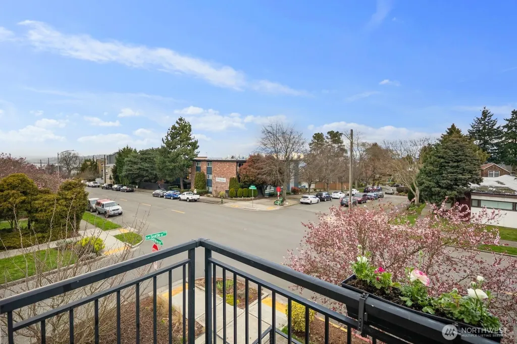 3443 21st Avenue W Seattle WA 98199