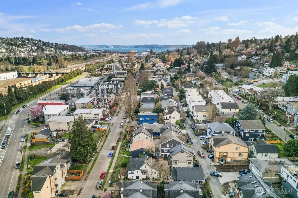 3443 21st Avenue W Seattle WA 98199