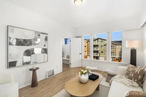 3443 21st Avenue W Seattle WA 98199