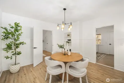 3443 21st Avenue W Seattle WA 98199