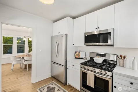 3443 21st Avenue W Seattle WA 98199