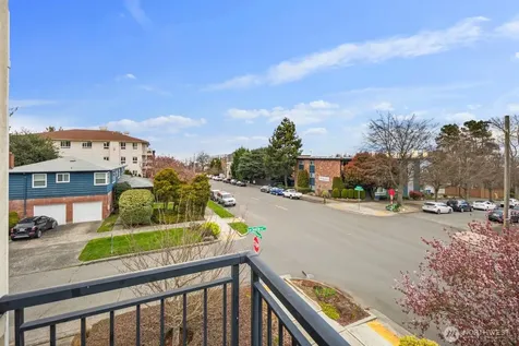 3443 21st Avenue W Seattle WA 98199