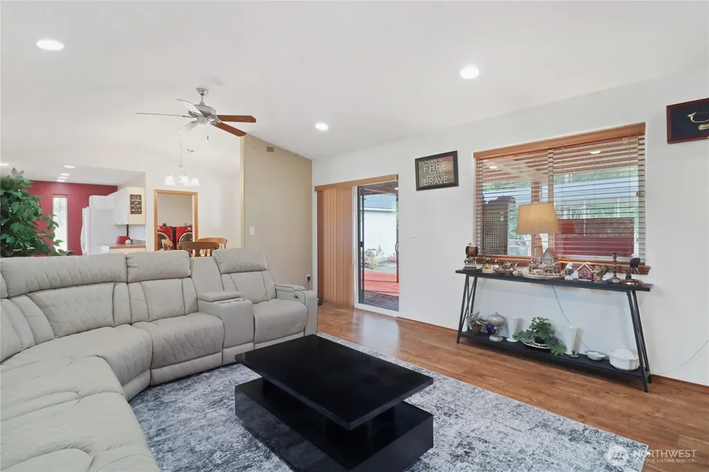 290 E Budd Drive Shelton WA 98584