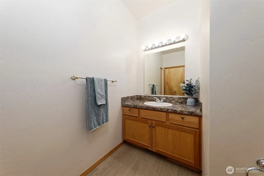 141 E Beaumont Drive Shelton WA 98584