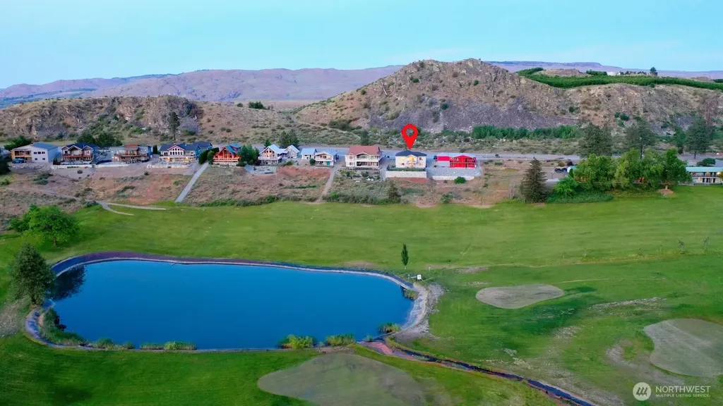 22 Frontage Road Pateros WA 98846