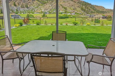 22 Frontage Road Pateros WA 98846