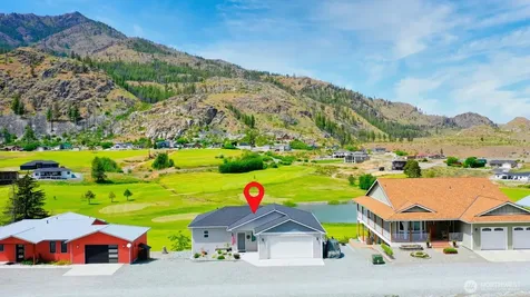 22 Frontage Road Pateros WA 98846