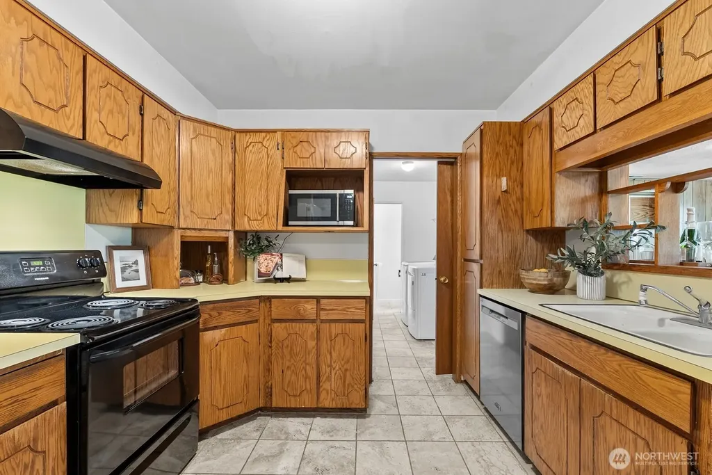 8510 Dalton Drive SW Lakewood WA 98498
