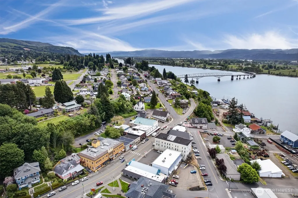 69 Main Street Cathlamet WA 98612