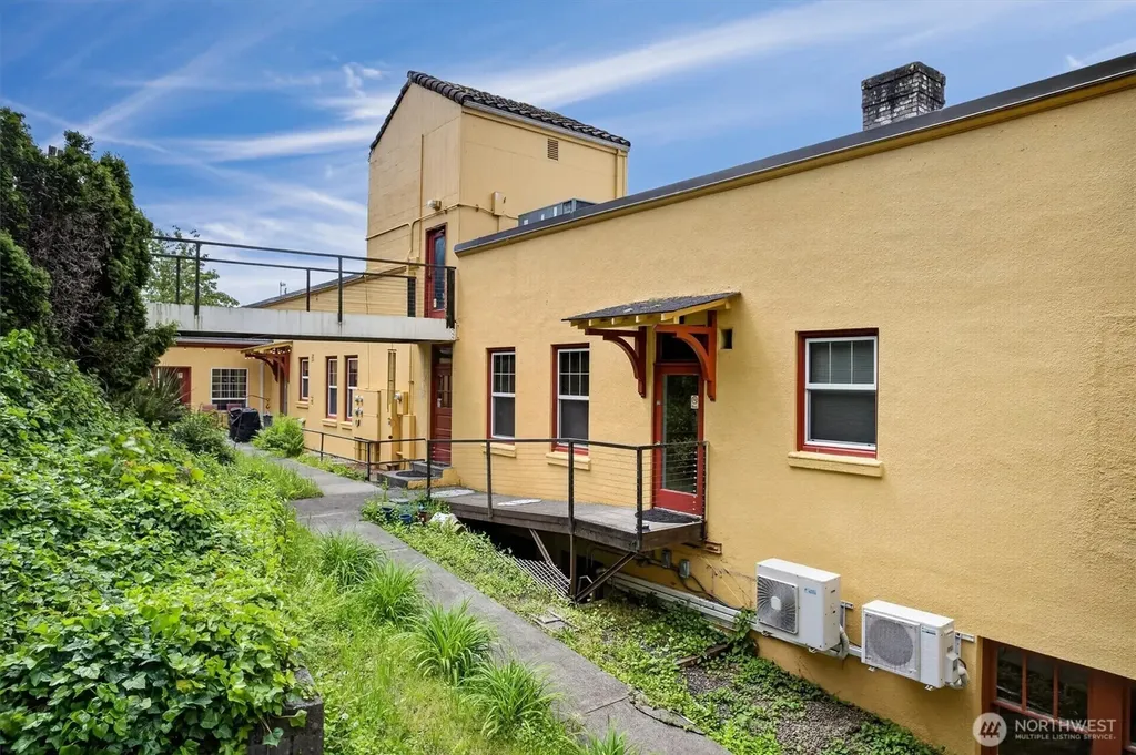 69 Main Street Cathlamet WA 98612
