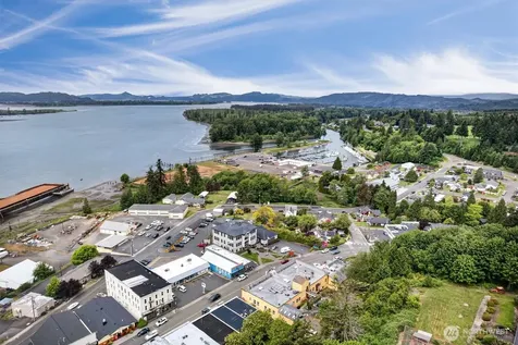 69 Main Street Cathlamet WA 98612