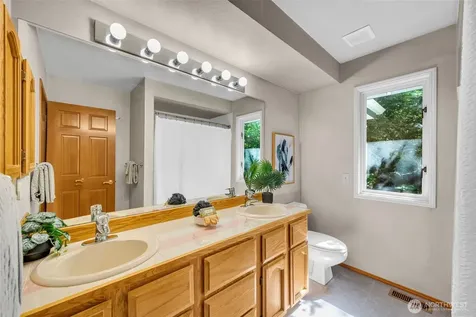 3255 Sierra Court SW Issaquah WA 98027