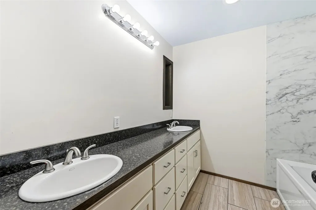 8221 308th Avenue SE Issaquah WA 98027