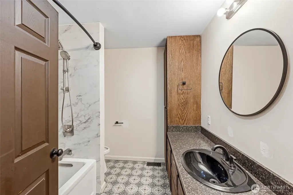 8221 308th Avenue SE Issaquah WA 98027