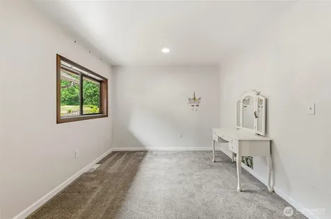 8221 308th Avenue SE Issaquah WA 98027