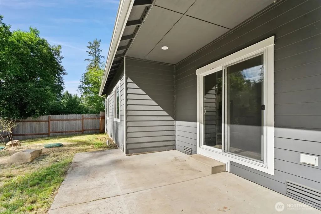 5144 Victory Drive SW Port Orchard WA 98367