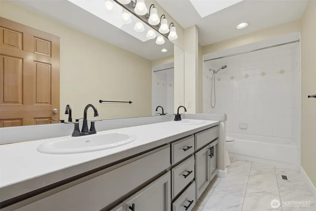 26032 SE 39th Way Sammamish WA 98029