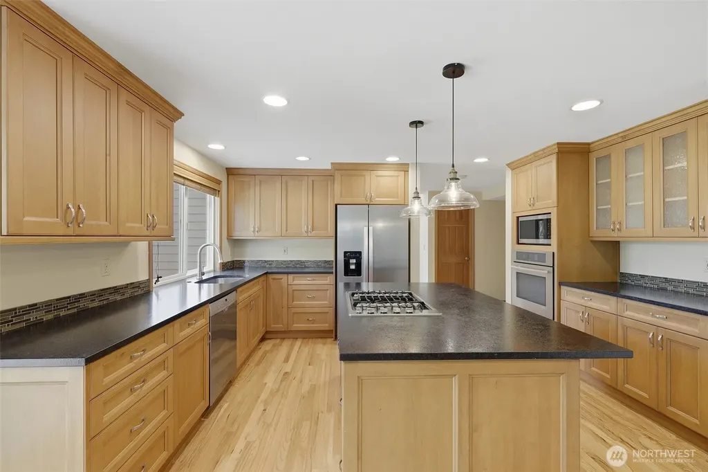 26032 SE 39th Way Sammamish WA 98029