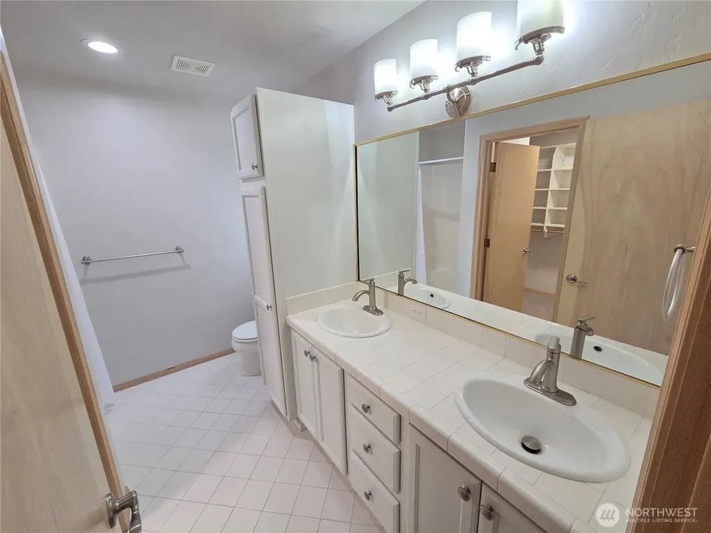 6604 Riviera Court SE Lacey WA 98513