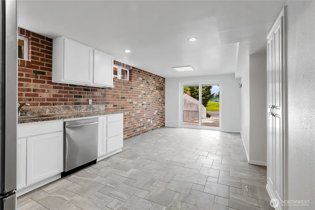 4828 Rucker Avenue Everett WA 98203