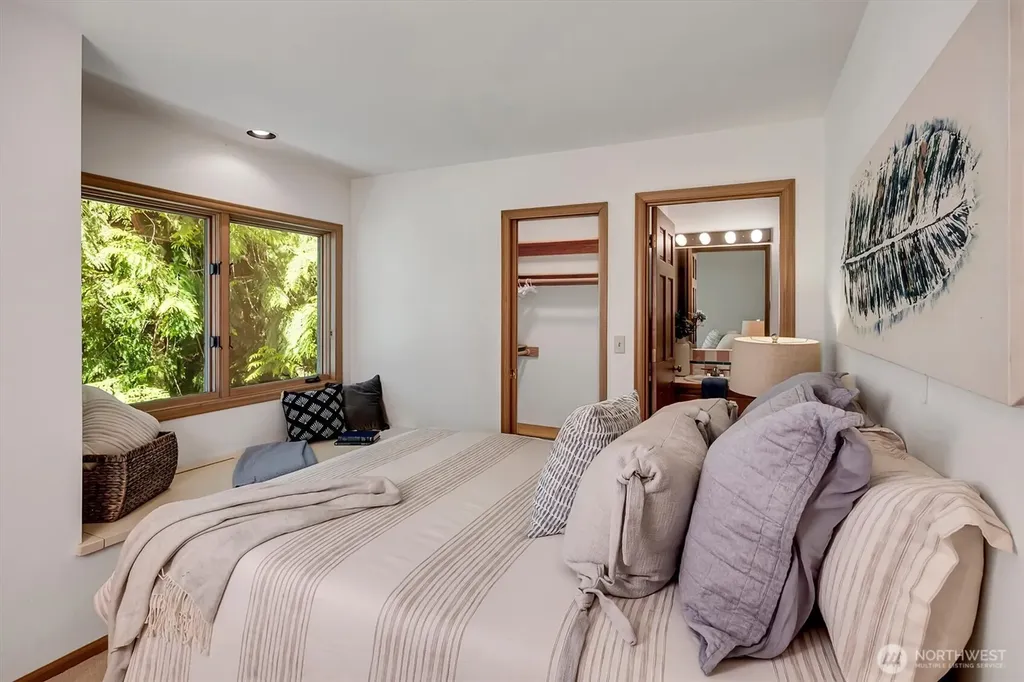 13713 209th Avenue NE Woodinville WA 98077