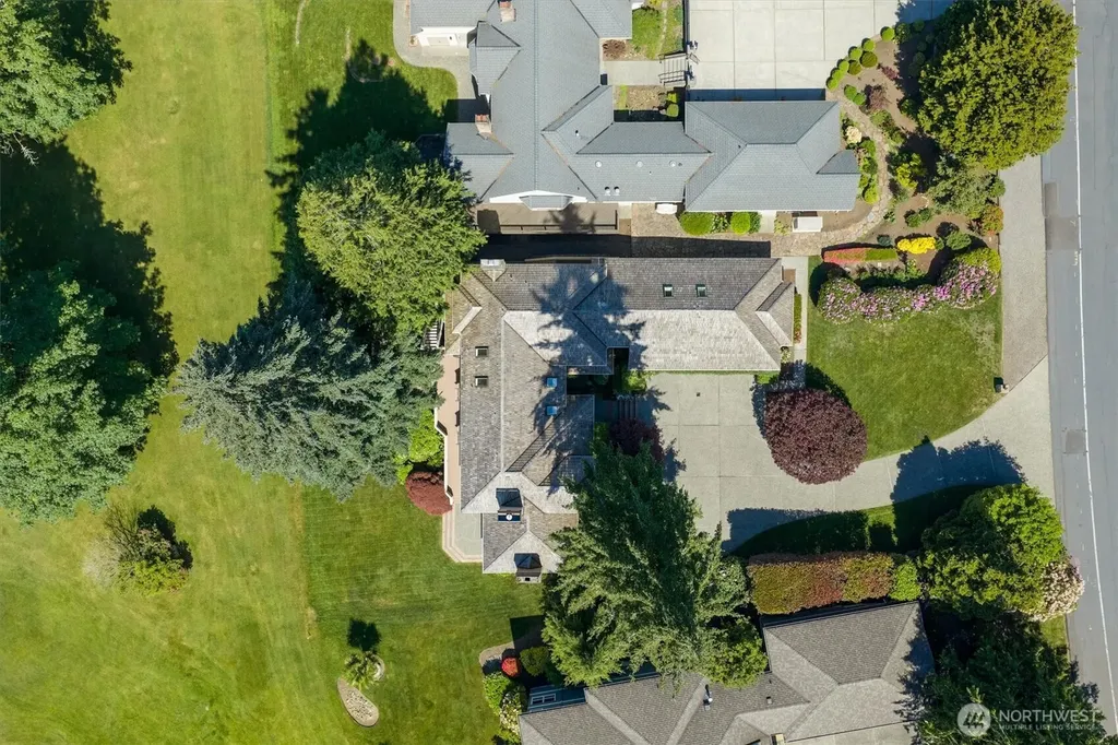13713 209th Avenue NE Woodinville WA 98077