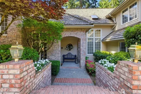 13713 209th Avenue NE Woodinville WA 98077