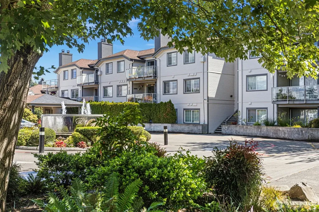 2760 76th Avenue SE Mercer Island WA 98040