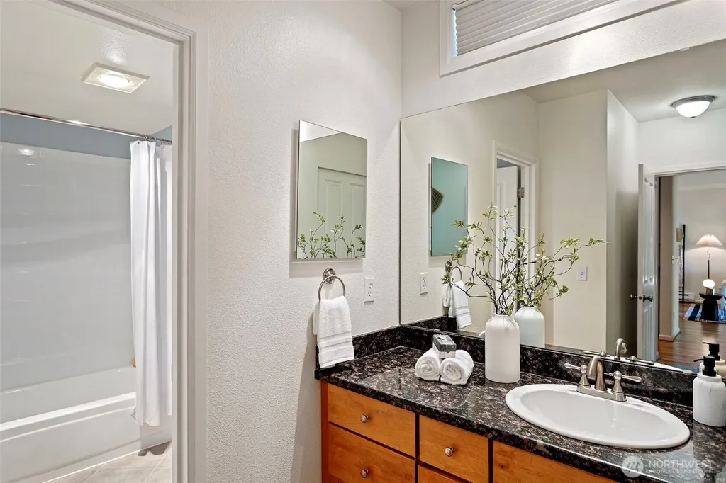 2760 76th Avenue SE Mercer Island WA 98040