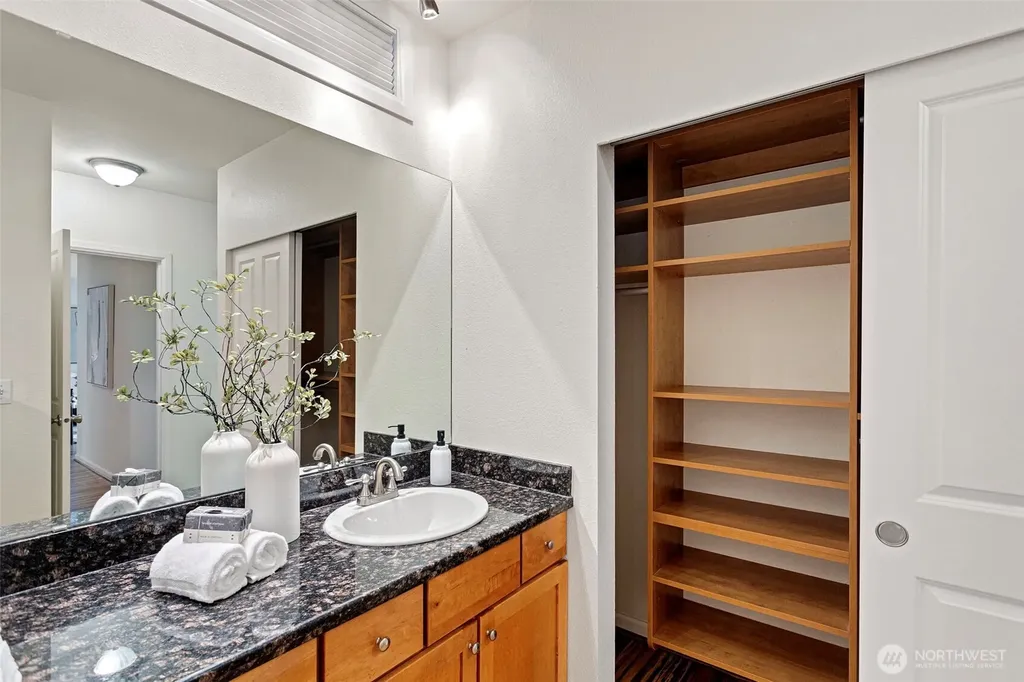 2760 76th Avenue SE Mercer Island WA 98040