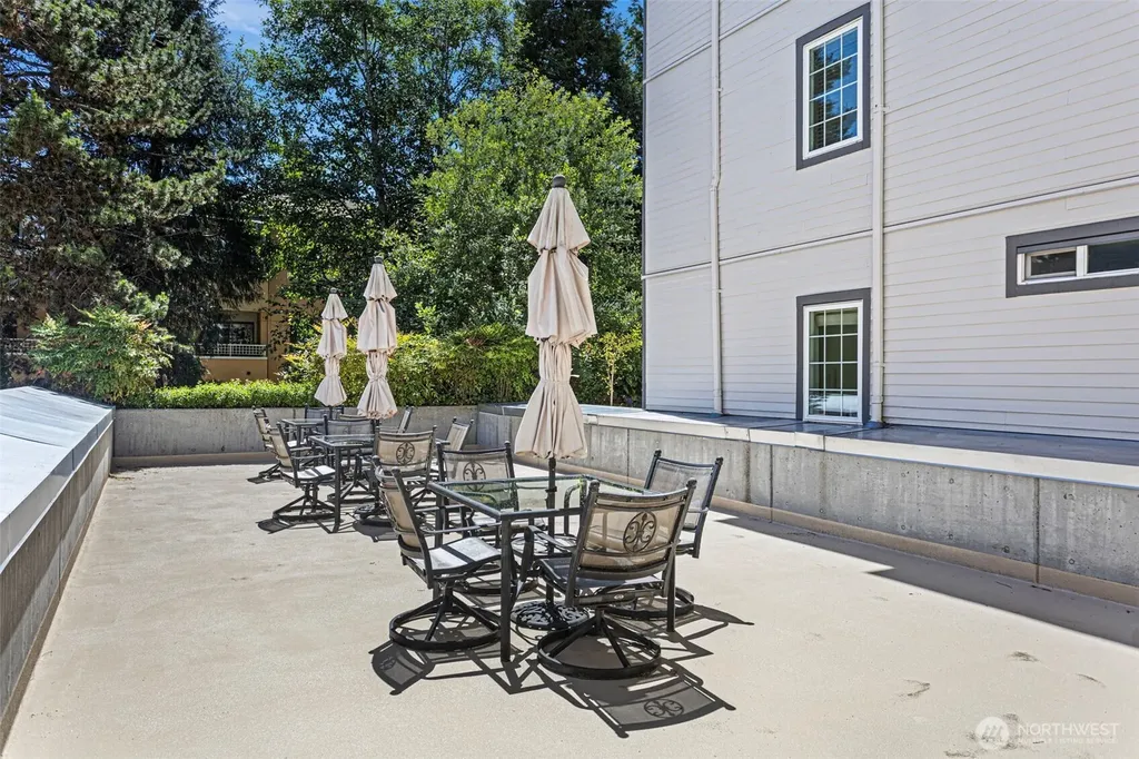 2760 76th Avenue SE Mercer Island WA 98040