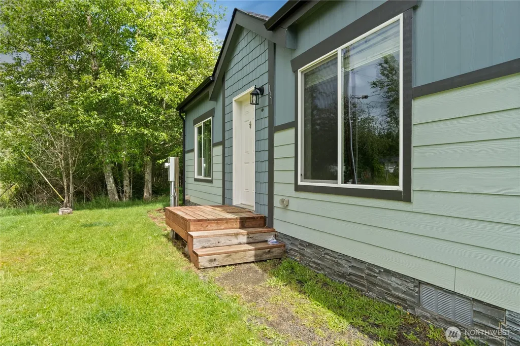 161 E Skookum Drive Shelton WA 98584