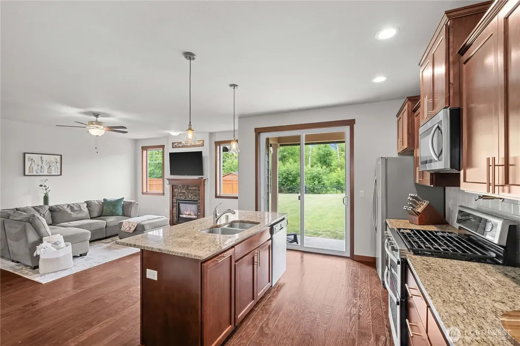 6428 277th Street NW Stanwood WA 98292
