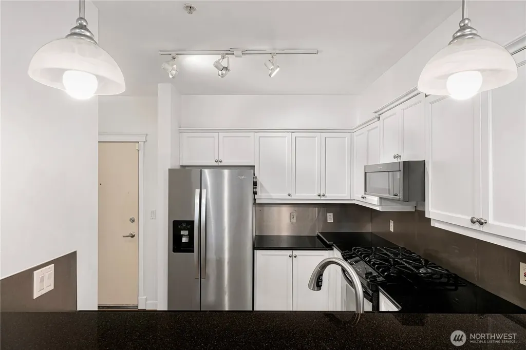 530 4th Avenue W Seattle WA 98119