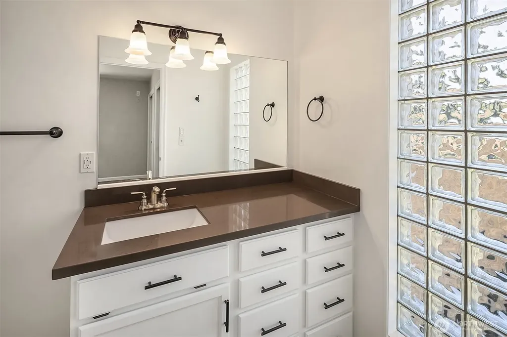 11220 196th Avenue NE Redmond WA 98052