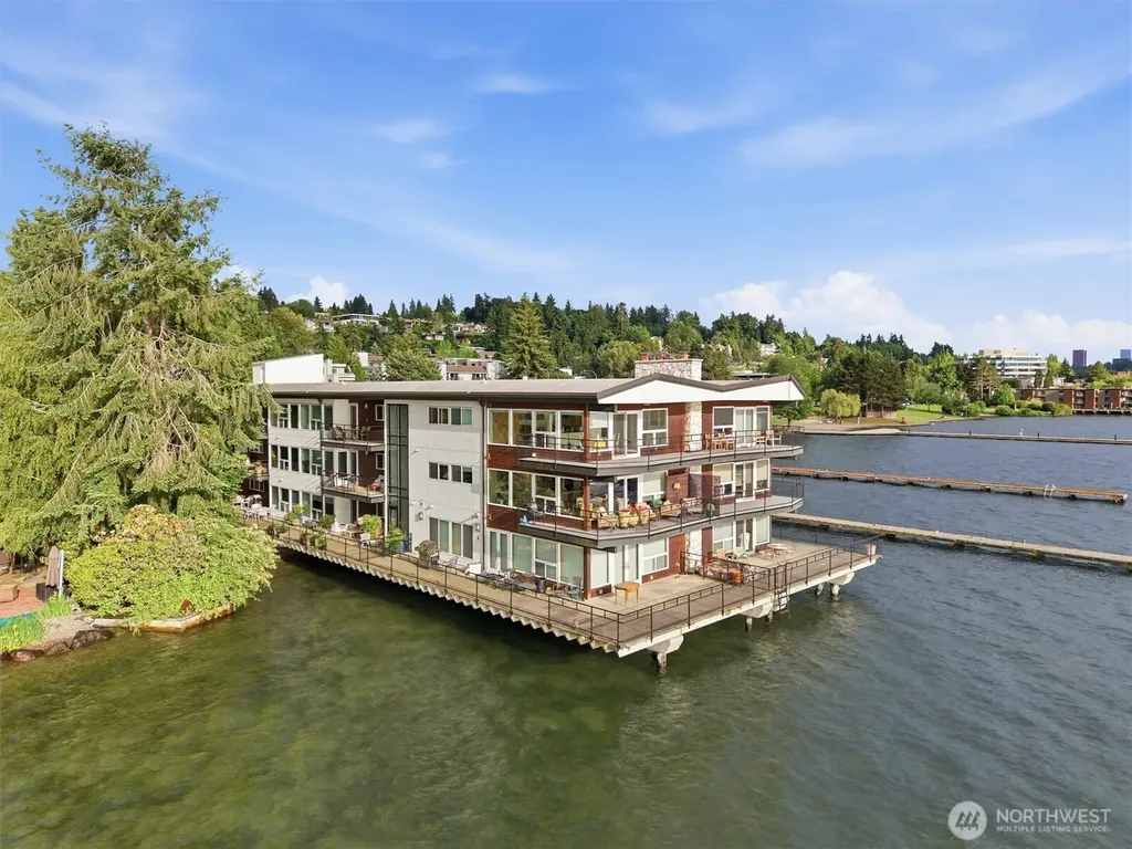 6201 Lake Washington Blvd NE Kirkland WA 98033