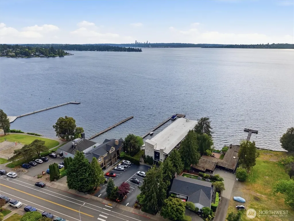 6201 Lake Washington Blvd NE Kirkland WA 98033